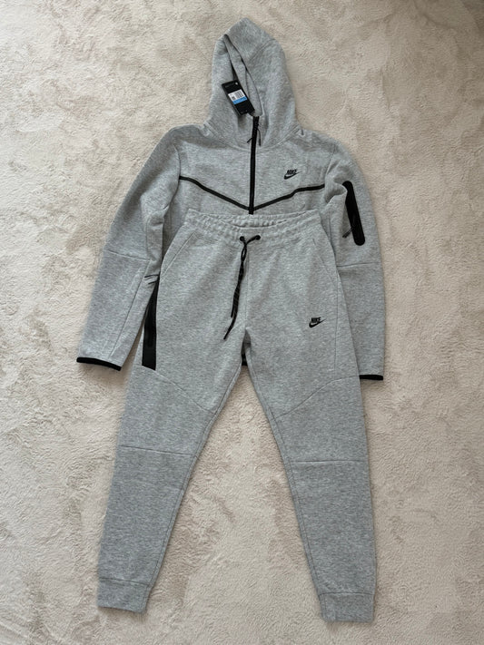 Nike Tech Fleece Anzug